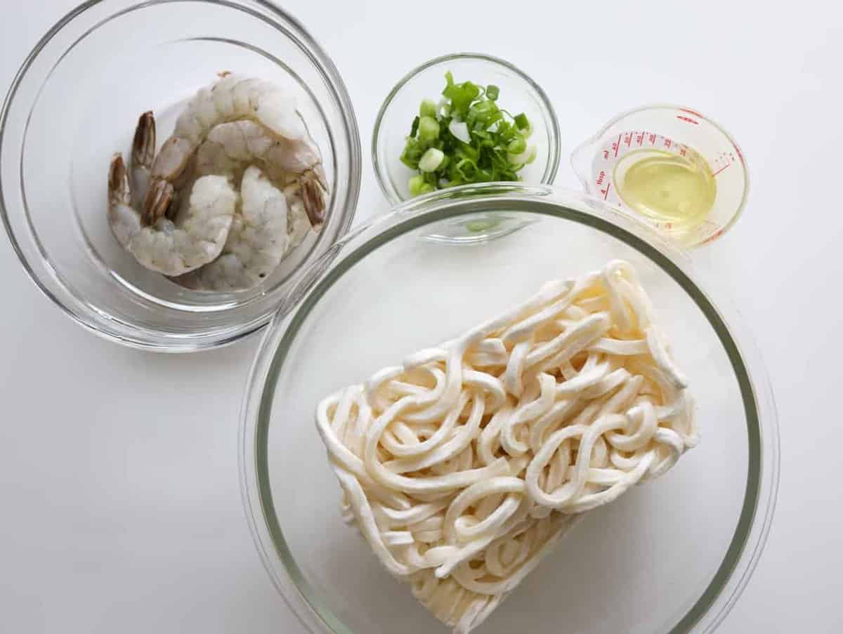 key ingredients to make chili garlic shrimp noodles