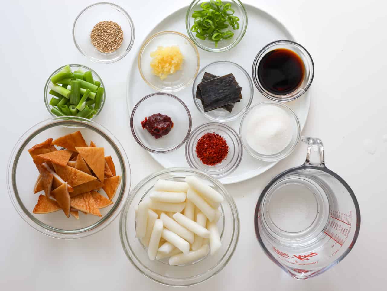 ingredients to make spicy tteokbokki