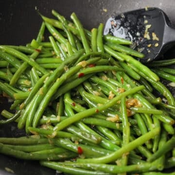 Season with sesame oil and salt. Enjoy!