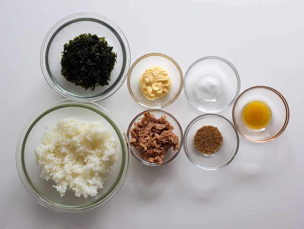 Cooked short-grain rice, canned tuna, Japanese mayonnaise, toasted sesame oil, sesame seeds, salt, and Korean seaweed flakes for jumeokbap