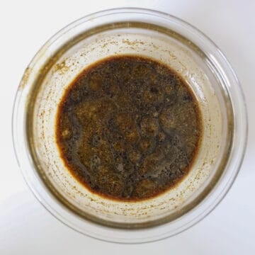 In a small bowl combine black pepper sauce ingredients as listed above. Set aside.
