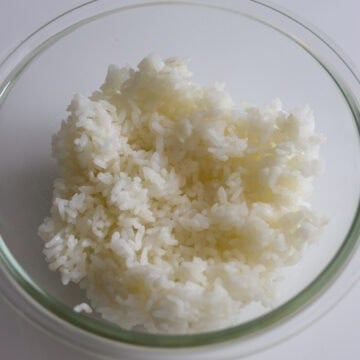 Cooked short-grain rice reheated until hot